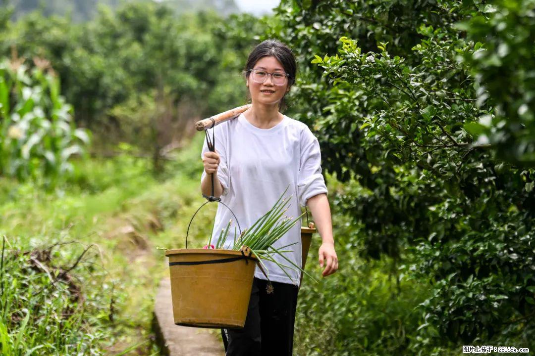 全网追的“扁担女孩”，找了一份暑假工，时薪12元 - 随州生活资讯 - 随州28生活网 suizhou.28life.com