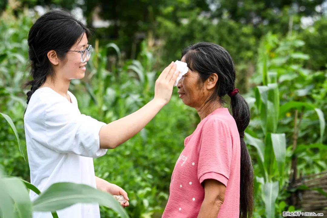 全网追的“扁担女孩”，找了一份暑假工，时薪12元 - 随州生活资讯 - 随州28生活网 suizhou.28life.com